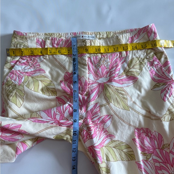 Tommy Hilfiger stretch pink & yellow print cropped pant in size 10 - Picture 8 of 11